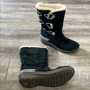 UGG Australia Kona Black Suede Lambskin Lined Toggle Boots